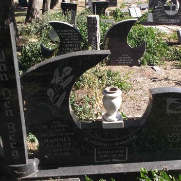 BERG J.P.J., van den 1934-1988 &amp; J.M.C. 1937-2008