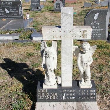 GILLESPIE Adri 1968-1999 :: GILLESPIE Cherladi 1992-1999 :: GILLESPIE Lezandre 1994-1999