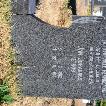 MERWE Jan Johannes Petrus, van der 1919-1981 &amp; Louisa Elizabeth 1922-1990