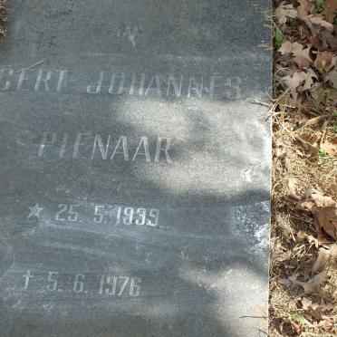 PIENAAR Gert Johannes 1939-1976