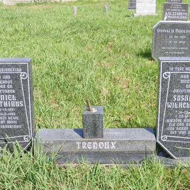 TREDOUX Daniel Marthinus 1921-1998 &amp; Susanna Wilhelmina 1922-2004