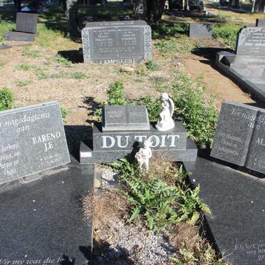 TOIT Barend J.E., du 1911-1975 &amp; Aletta E. 1916-2010 :: DU TOIT Mariatjie 1942-1943