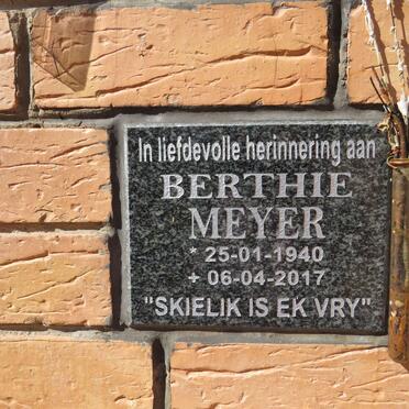 MEYER Johan Abram 1931-2007 &amp; Berthie 1940-2017