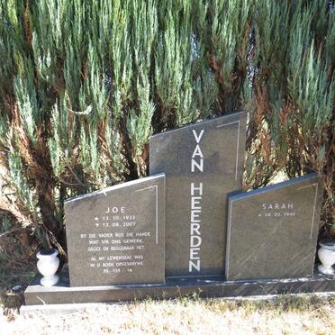 HEERDEN Joe, van 1933-2007 &amp; Sarah 1940-