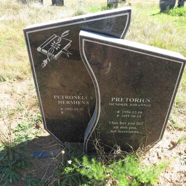 PRETORIUS Hendrik Johannes 1950-2011 &amp; Petronella Hermiena 1952-