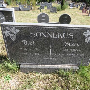 SONNEKUS Boet 1911-1988 &amp; Gussie FERREIRA 1918-1997