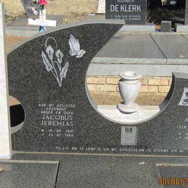 MERWE Jacobus Jeremias, van der 1918-1988 &amp; Anna Maria POSTHUMUS 1919-2002