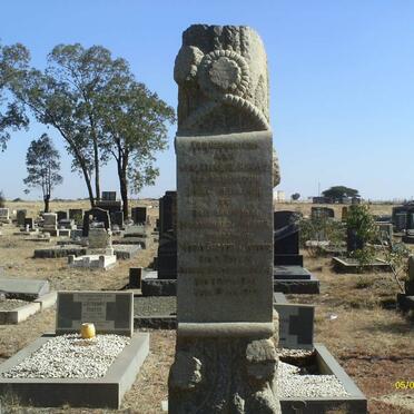 HUMAN Johannes B.W. 1860-1918 &amp; JACOBSZ Maria Elizabeth VAN ROOYEN voorheen HUMAN &amp; VAN ROOYEN 1863-1944