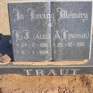 TRAUT E.J. 1916-1994 &amp; A.F. 1918-