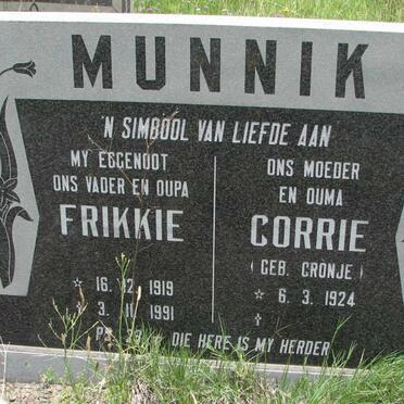 MUNNIK Frikkie 1919-1991 &amp; Corrie CRONJE 1924-