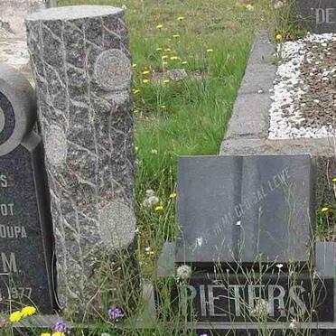 PIETERS Marthinus M. 1917-1977 &amp; Hester 1920-1993