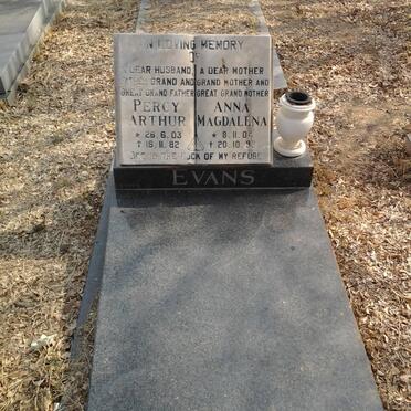EVANS Percy Arthur 1903-1982 &amp; Anna Magdalena 1904-1993