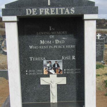 FREITAS Jose R, de 1939-1995 &amp; Theresa 1942-2016