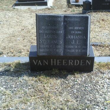 HEERDEN Louis Stefanus, van 1918-1977 &amp; Johanna J.E. 1913-1983