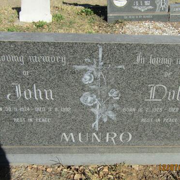 MUNRO John 1924-1992 &amp; Dot 1925-2002