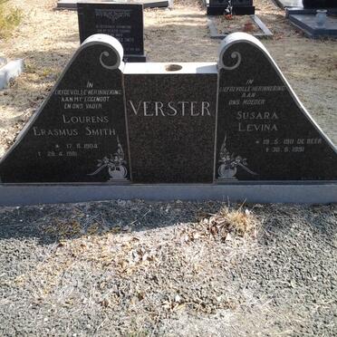 VERSTER Lourens Erasmus Smith 1904-1981 &amp; Susara Levina DE BEER 1911-1991