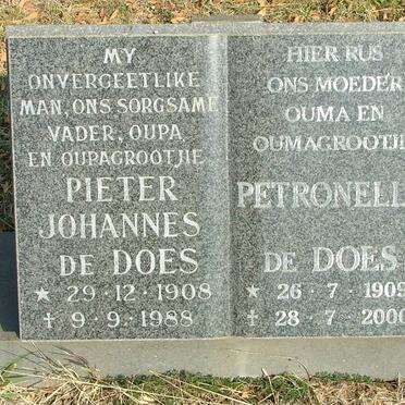 DOES Pieter Johannes, de 1908-1988 &amp; Petronella 1909-2000