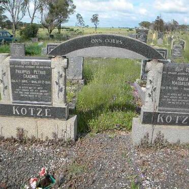 KOTZÉ Philippus Petrus Erasmus &amp; Maria Magdalena