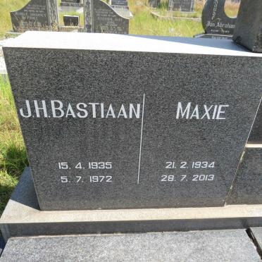 KOSTER J.H. Bastiaan 1935-1972 & Maxie 1934-2013 _2