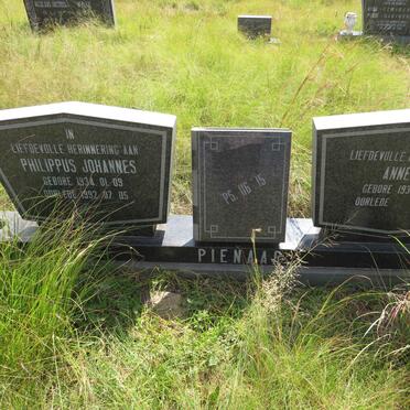 PIENAAR Philippus Johannes 1934-1992 & Anneline 1937- 