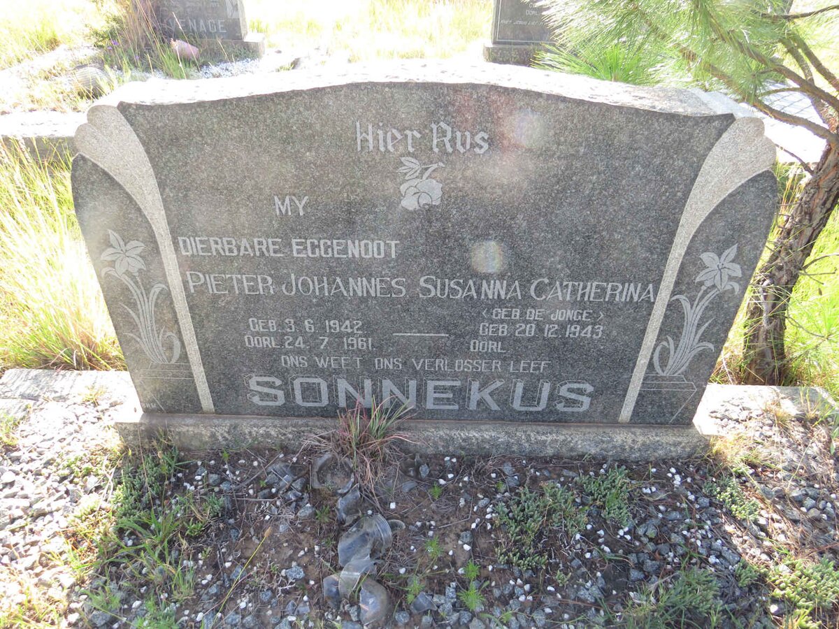 SONNEKUS Pieter Johannes 1942-1961 & Susanna Catherina DE JONGE 1943-