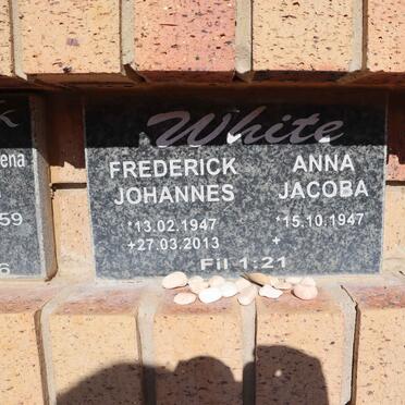 WHITE Frederick Johannes 1947-2013 & Anna Jacoba 1947-