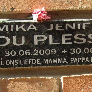 PLESSIS Mika Jeniffer, du 2009-2009