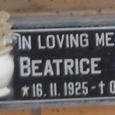 DWYER Beatrice 1925-2000
