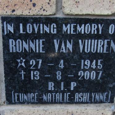 VUUREN Ronnie, van 1945- 007