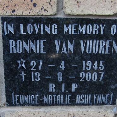 VUUREN Ronnie, van 1945- 007