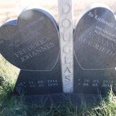 DOUGLAS Frederick Johannes 1914-1999 &amp; Susanna Magrietha 1925-2014