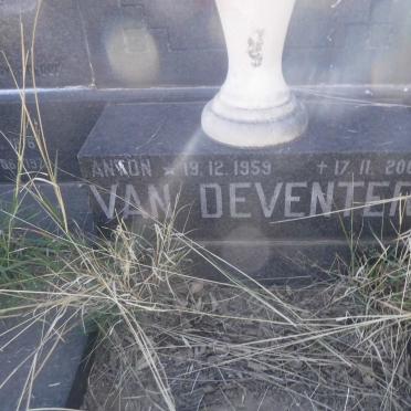 DEVENTER, van