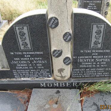 MOMBERG Jacobus Josias 1918-1974 &amp; Hester Sophia 1919-1973