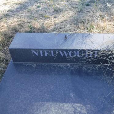 NIEUWOUDT ?