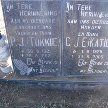 SMAL P.J. 1921-1992 &amp; C.J.E. 1925-2005