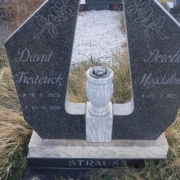 STRAUSS David Frederick 1929-1992 &amp; Dorothea Magdalena 1925-