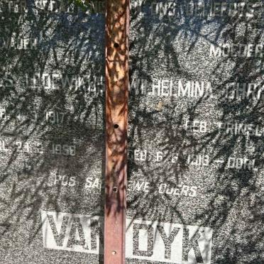 DYK Johannes Lodewikus, van 1917-1958 &amp; Wilhelmina Christoffelina PRINSLOO 1918-19?0