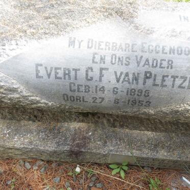 PLETZEN Evert G.F., van 1898-1953 &amp; Heila M.H. KOTZE 1909- 