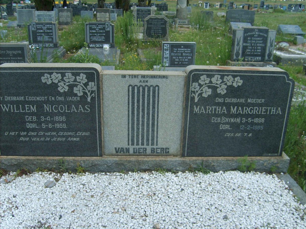 BERG Willem Nicolaas, van der 1896-1959 &amp; Martha Margrietha SNYMAN 1898-1985