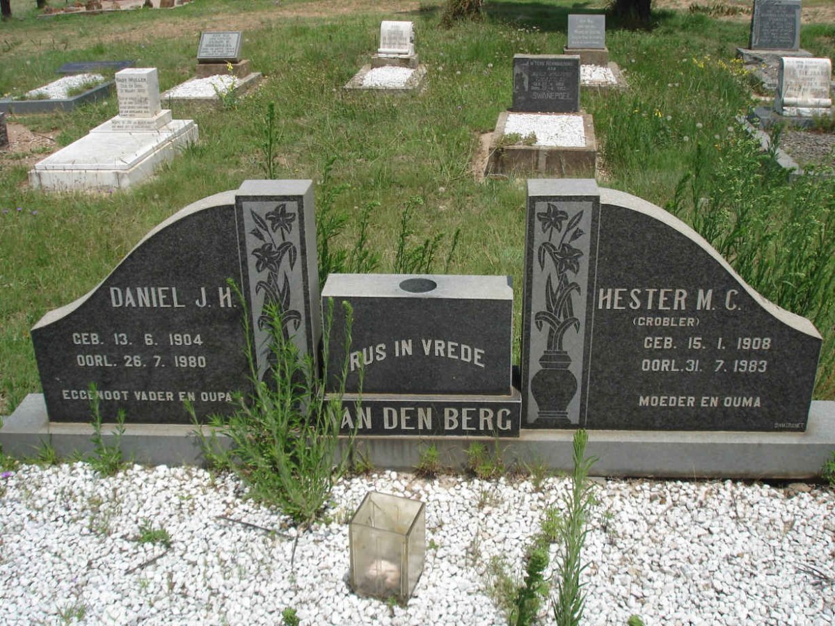 BERG Daniel J.H., van den 1904-1980 &amp; Hester M.C. GROBLER 1908-1983