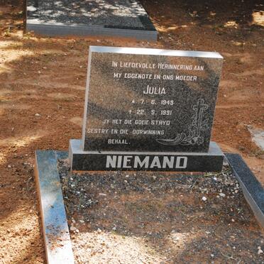 NIEMAND Julia 1949-1991