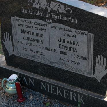 NIEKERK Marthinus Johannes, van 1909-1971 &amp; Johanna Etrucia 1905-1986