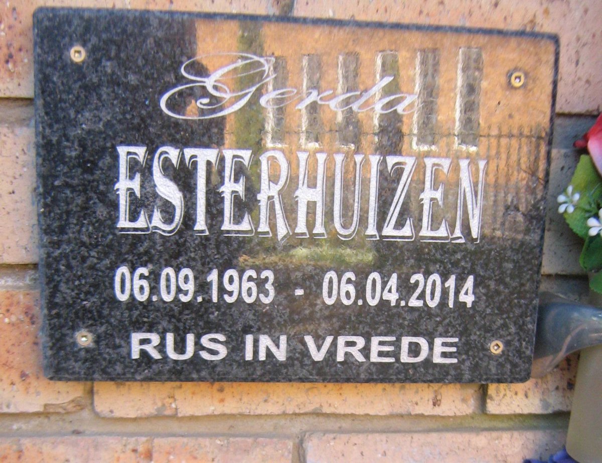 ESTERHUIZEN Gerda 1963-2014