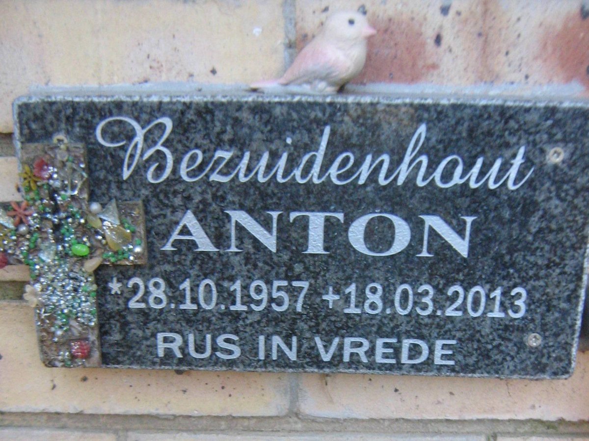 BEZUIDENHOUT Anton 1957-2013