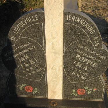 COETZEE J.K.E. 1921-1999 &amp; M.A. 1921-2012