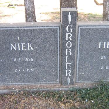GROBLER Niek 1898-1981 &amp; Fienie 1909-1980