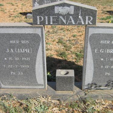 PIENAAR J.A. 1921-1993 &amp; E.G. 1924-1997