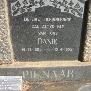 PIENAAR Danie 1898-1952 ::  PIENAAR Piet 1925-1981