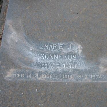SONNEKUS Marie J. nee V.D. BERGH 1906-1974