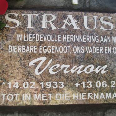 STRAUSS Vernon 1933-2014